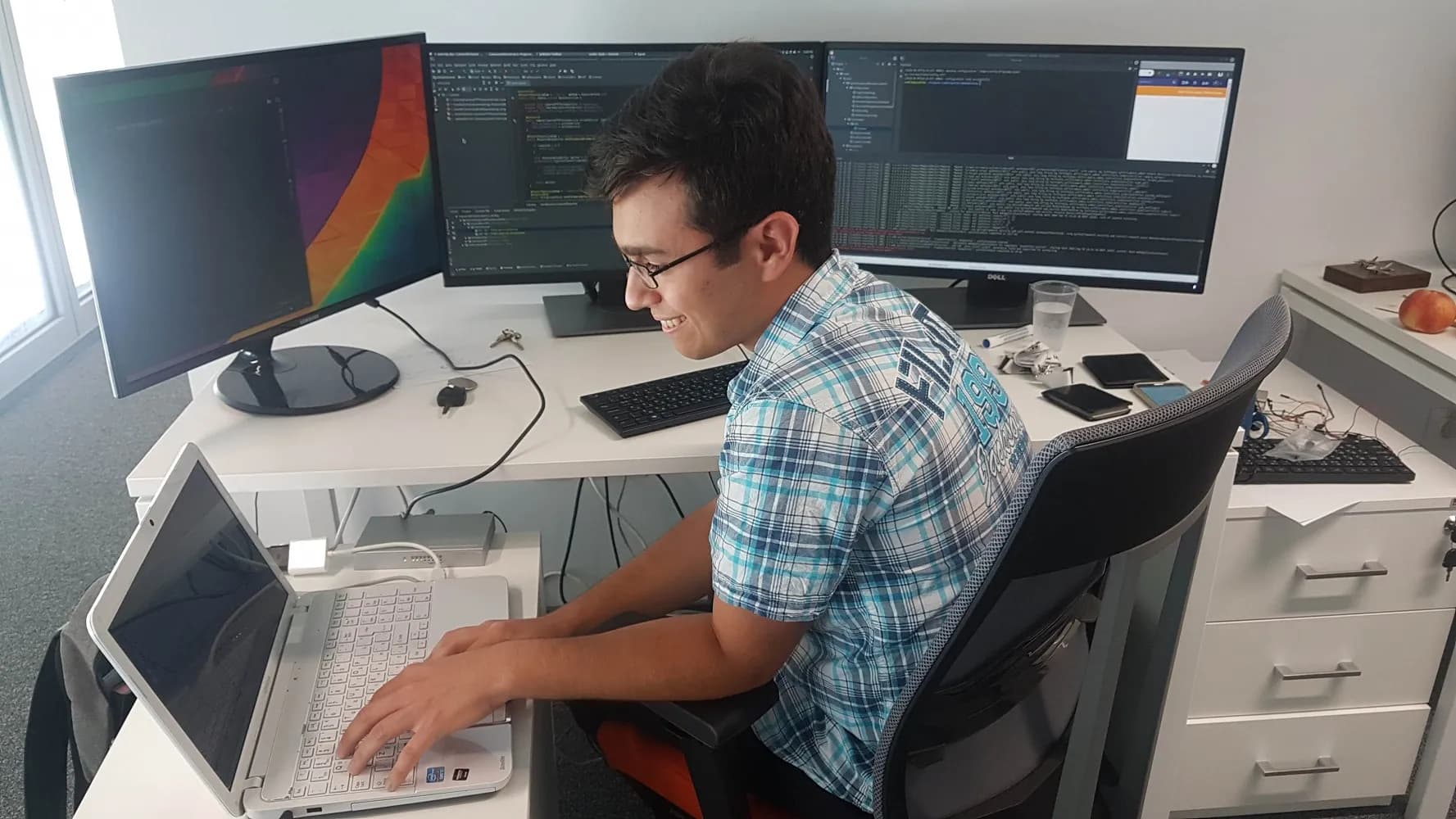 Tehctopia in the beginning - developer working over a project